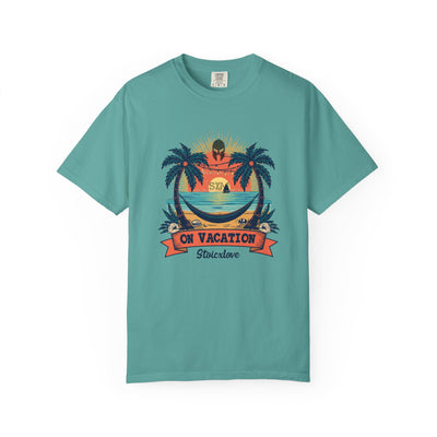Vacation Vibes T-Shirt - Unisex Summer Tee with Palm Trees Design, Perfect for Beach Trips, Gift for Tourists, Summer Parties, Travel [...]